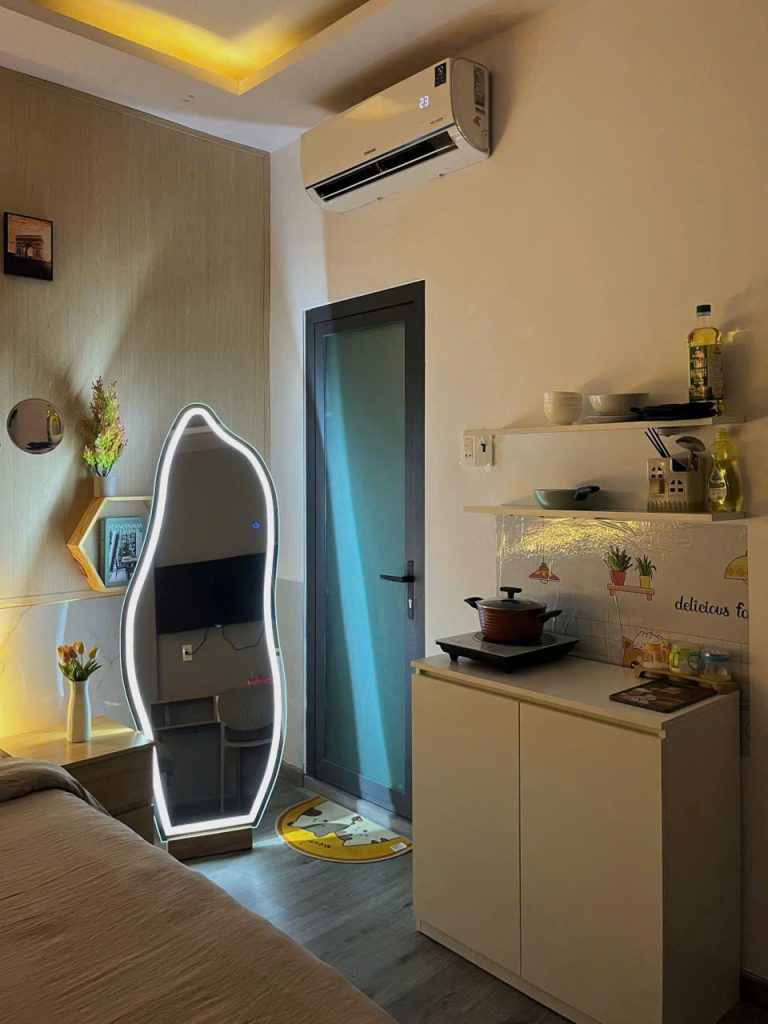 Sunny kitchen 2